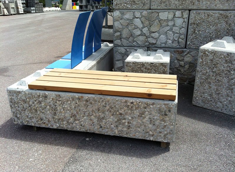betonblock-road-works-construction-benche