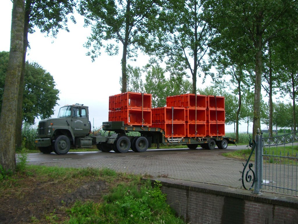 betonblock-delivery-truck